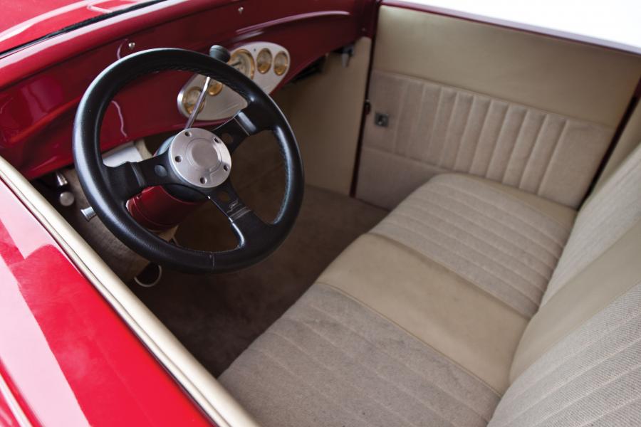  Ford Custom Roadster Pickup 1932 года  (фото 19 из 20)